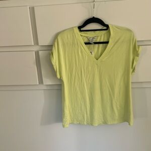 Tommy Bahama green stretch v neck tee
